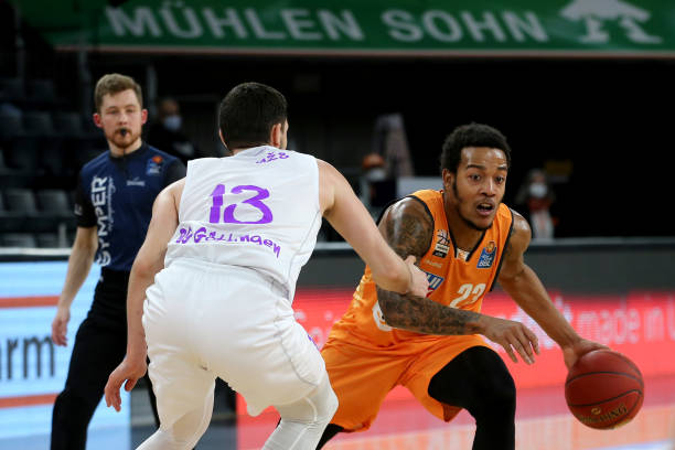 了他个人的 了他个人的