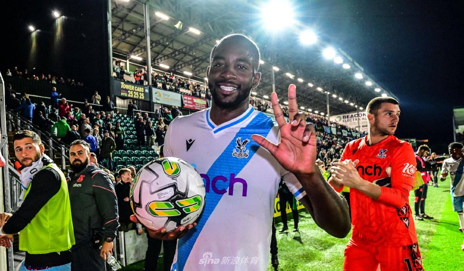 一个名字响 一个名字响